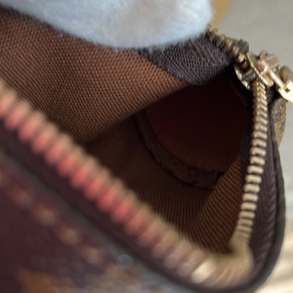 Louis Vuitton Nano Papillon Coin Purse - Picture 12 of 13